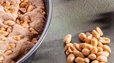 Recette Zéro Déchet –  Gâteau au chocolat, aux cacahuètes et aquafaba