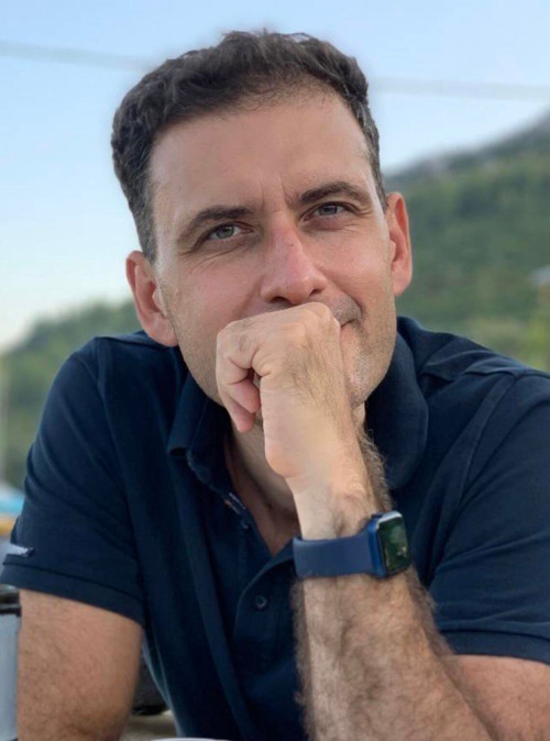 Portrait of the owner of Mamalama, partner of Electrolux Professional in modern laundry services