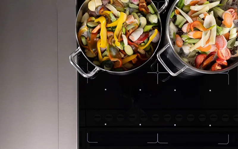 free-zone-induction-energy-saving-e-XP-700-900-modular-cooking-electrolux-professional-dim-800x500-1